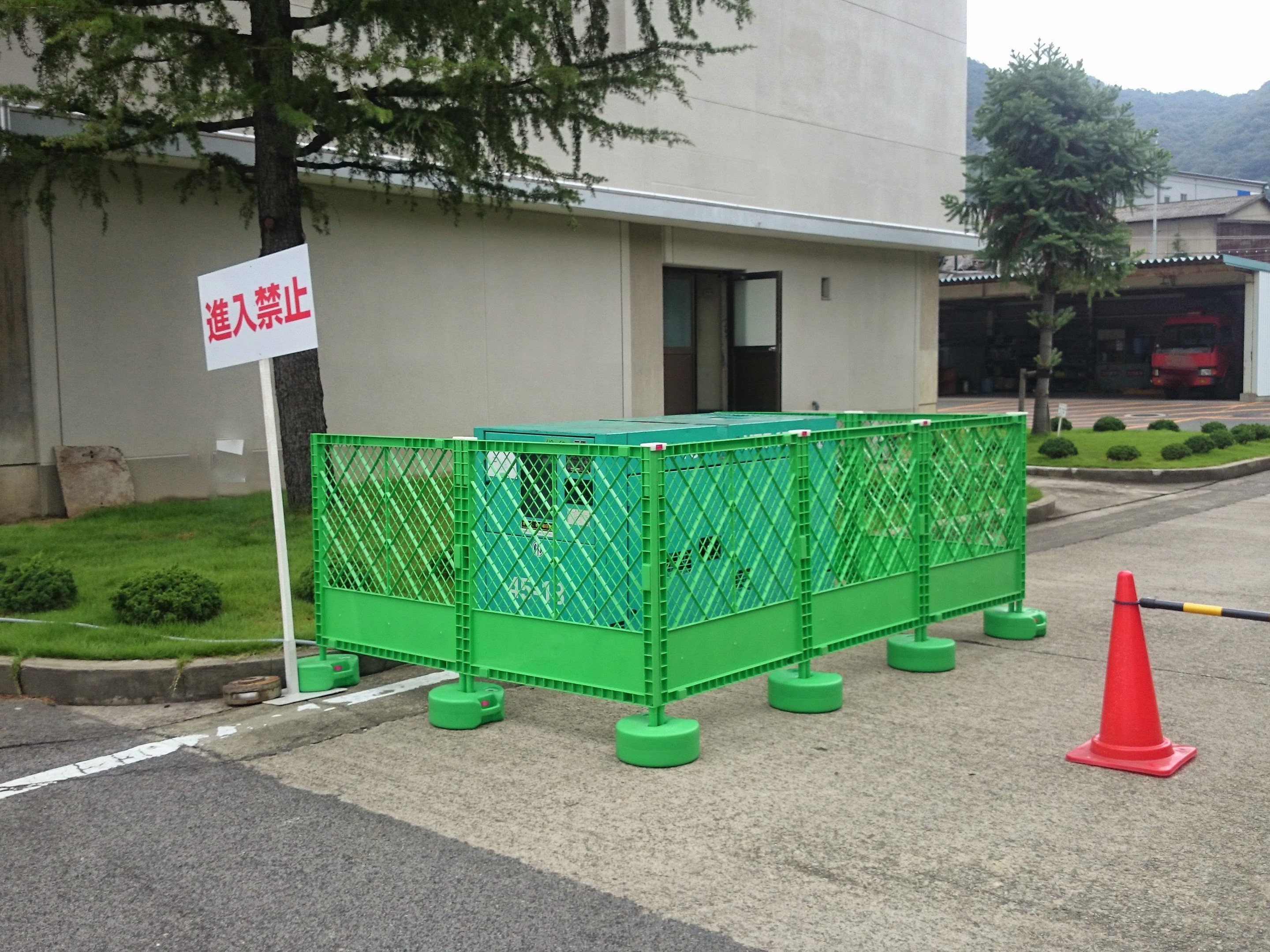 プラスチックポールパーテーション チェーンタイプ アイデアル 福山市のイベント企画 レンタル用品 映像制作会社