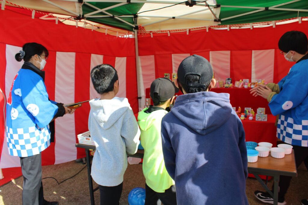 あそぼうフェスタふくやま2022 芦田川かわまち広場の会場全景